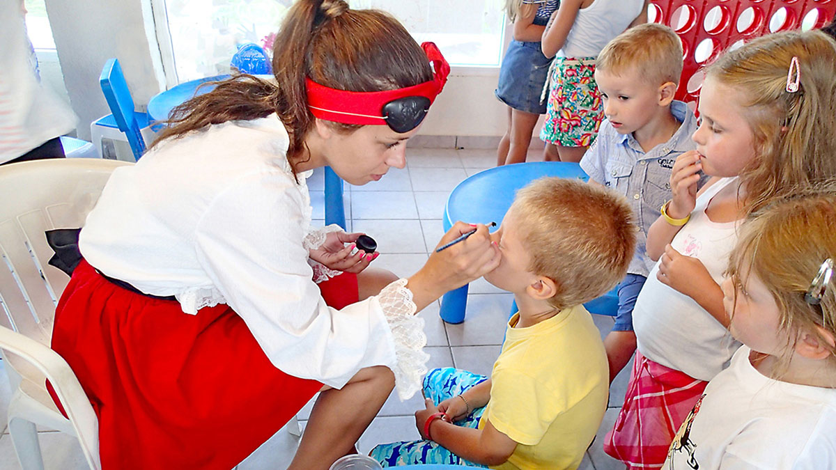 Canvas by Mitsis Messonghi